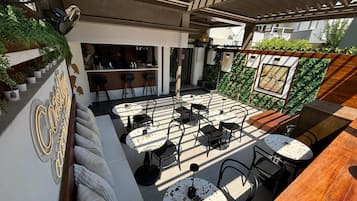 Bar (en la propiedad)