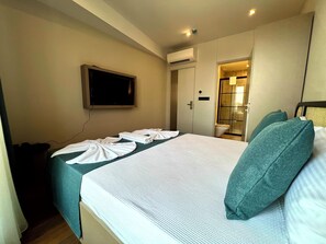 Kamar Standar, pemandangan laut | Seprai premium, brankas, setrika/meja setrika, dan Wi-Fi gratis