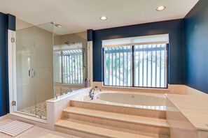 House (4 Bedrooms) | Bathroom