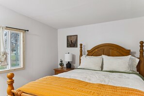 2 bedrooms, laptop workspace, bed sheets - Choteau Vacation Rental w/ Yard: Walk to Downtown! (Choteau)