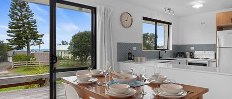 Kühlschrank, Mikrowelle, Geschirrspüler