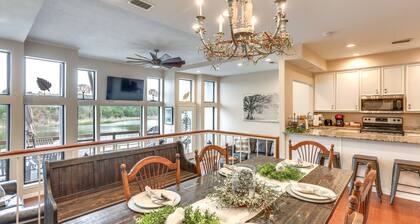 Lakefront Townhome in Pottsboro: Pets Welcome!