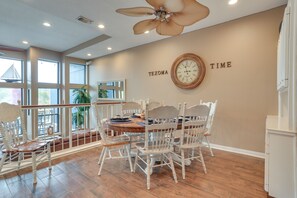 Dining - Pet-friendly Pottsboro Townhome w/ Lake Access! (Pottsboro)