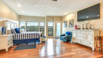 4 kamar tidur, setrika/meja setrika, dan seprai linen