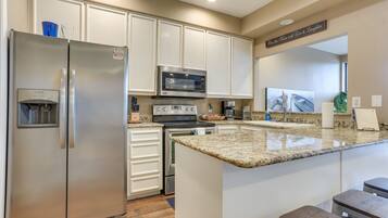 Apartemen (4 Bedrooms) | Dapur pribadi | Mesin pencuci piring dan tisu