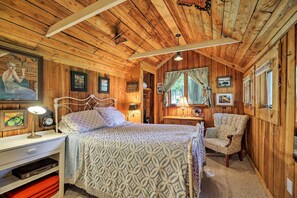 House (1 Bedroom) | Interior - 'bellows Place': Great for Family & Group Getaways (Chateaugay)