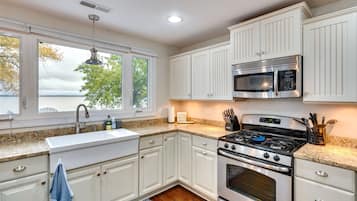 Cottage (3 Bedrooms) | Interior