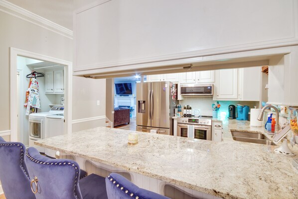 House (3 Bedrooms) | Interior