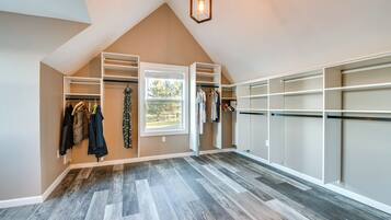 Rumah (4 Bedrooms) | Interior