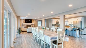 House (4 Bedrooms) | Interior