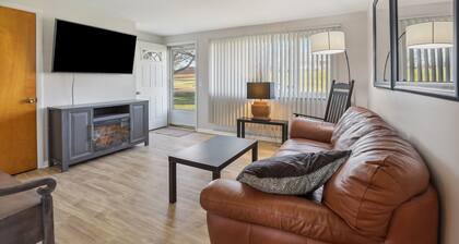 Cozy Massillon Home w/ Yard & Pond Access