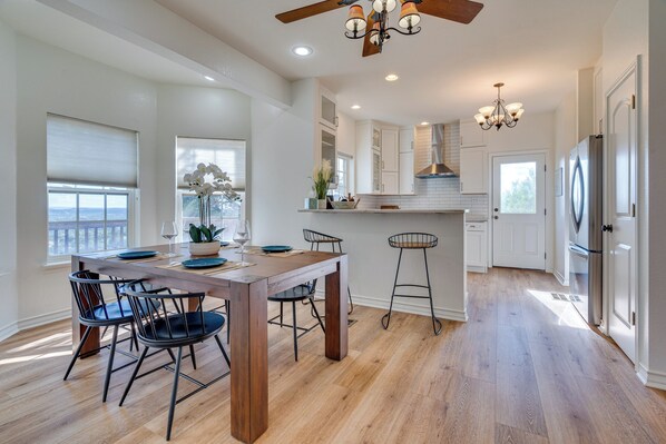 House (3 Bedrooms) | Interior