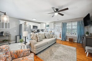 House (3 Bedrooms) | Front of property