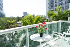 Property grounds - Beachfront Apt | Tides Hollywood 5th Floor + Pool (Hollywood)