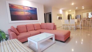 Leilighet, flere senger (Sabbia 2210 - 3bedrooms all-in suite) | Oppholdsområde