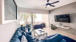 Appartement, plusieurs lits (Sabbia 2201- 3 bedrooms all-in suite) | Coin séjour