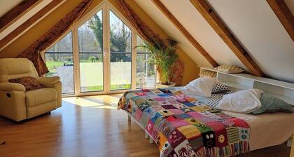 Country house, ponds and bucolic setting.