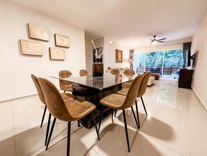 Appartement, Meerdere bedden (Sabbia 4310 - 3 Bedrooms all-in suite) | Dineren