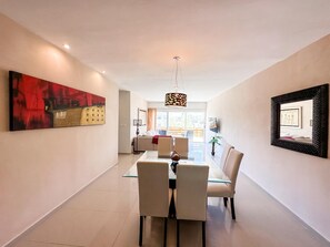 Leilighet, flere senger (Sabbia 3401 - 2bedrooms all-in suite) | Spiseområde