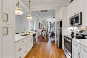 Unclassified image, 5 of 63, button