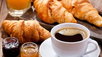 Daily continental breakfast (EUR 6.50 per person)