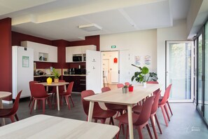 Refrigerador, microondas