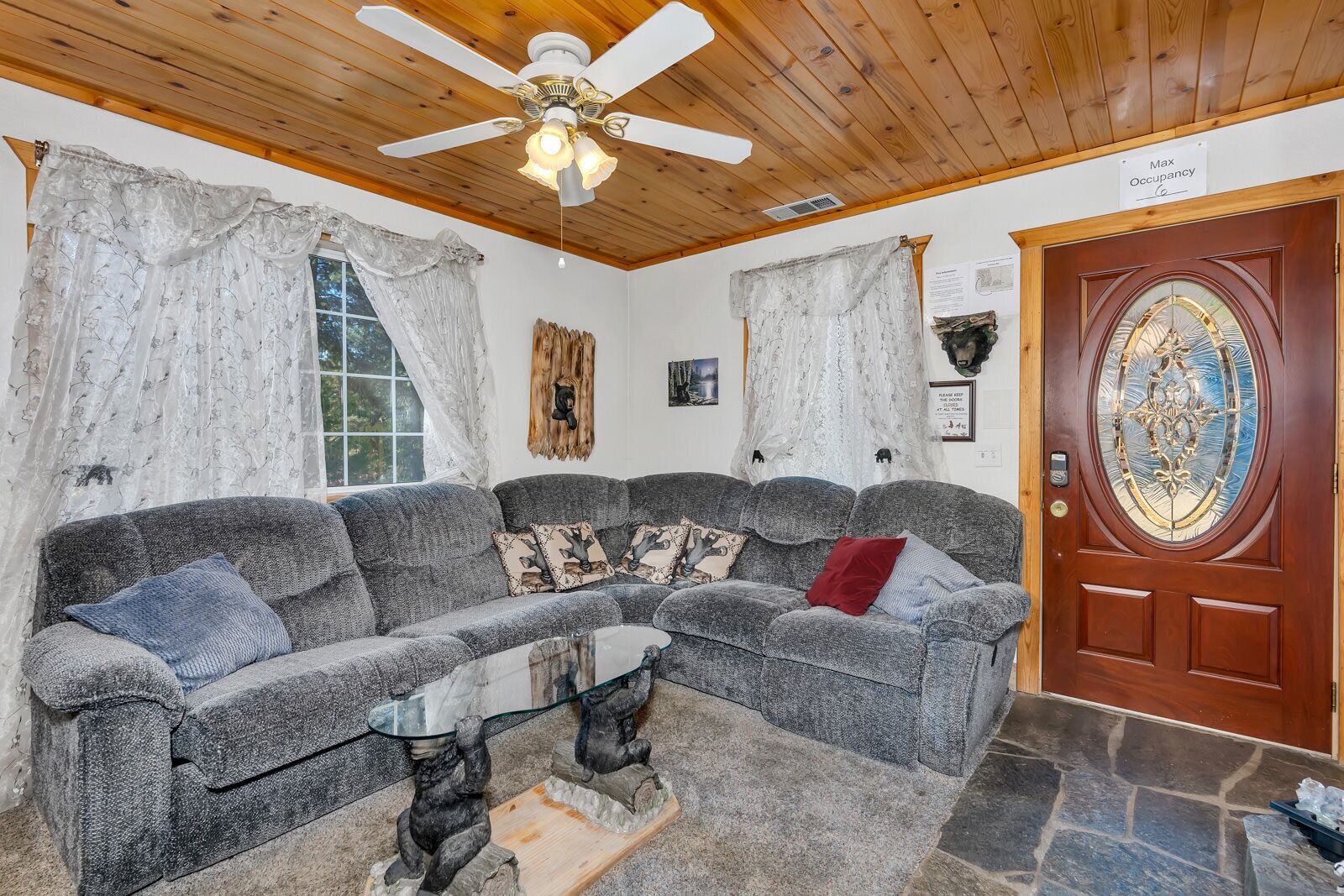 Cozy Bear North – Warm and Welcoming 2bd within Yosemite!