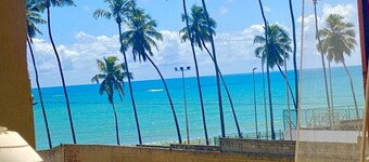 Lindo Apartamento Vista Para a Praia e Próximo ao Maior Reveillow do País