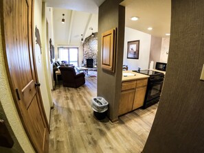 Interior - Amazing Mountain Views ! Two Miles From Purgatory Ski Resort (Durango)