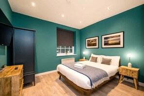 3 makuuhuonetta, silitysrauta/-lauta, Wi-Fi, vuodevaatteet