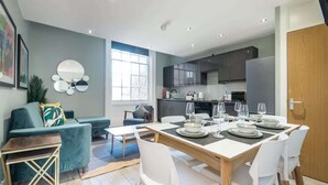 Dining - Host & Stay | The Georgian Quarters at Canning III (Liverpool)