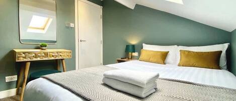 5 Schlafzimmer, Bügeleisen/Bügelbrett, WLAN, Bettwäsche