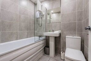 Een douche, een haardroger