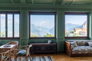 Interior - Family Villa with Stunning Lake View by Wonderful Italy (Bellagio)