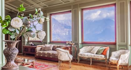 Family Villa with Stunning Lake View by Wonderful Italy