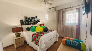2 habitaciones, tabla de planchar con plancha, cuna de viaje y wifi