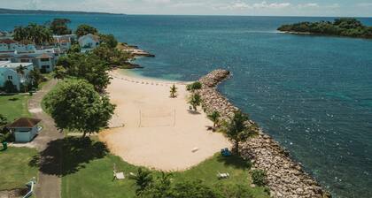 Palm Point - 2/2 Townhouse Steps from the Beach