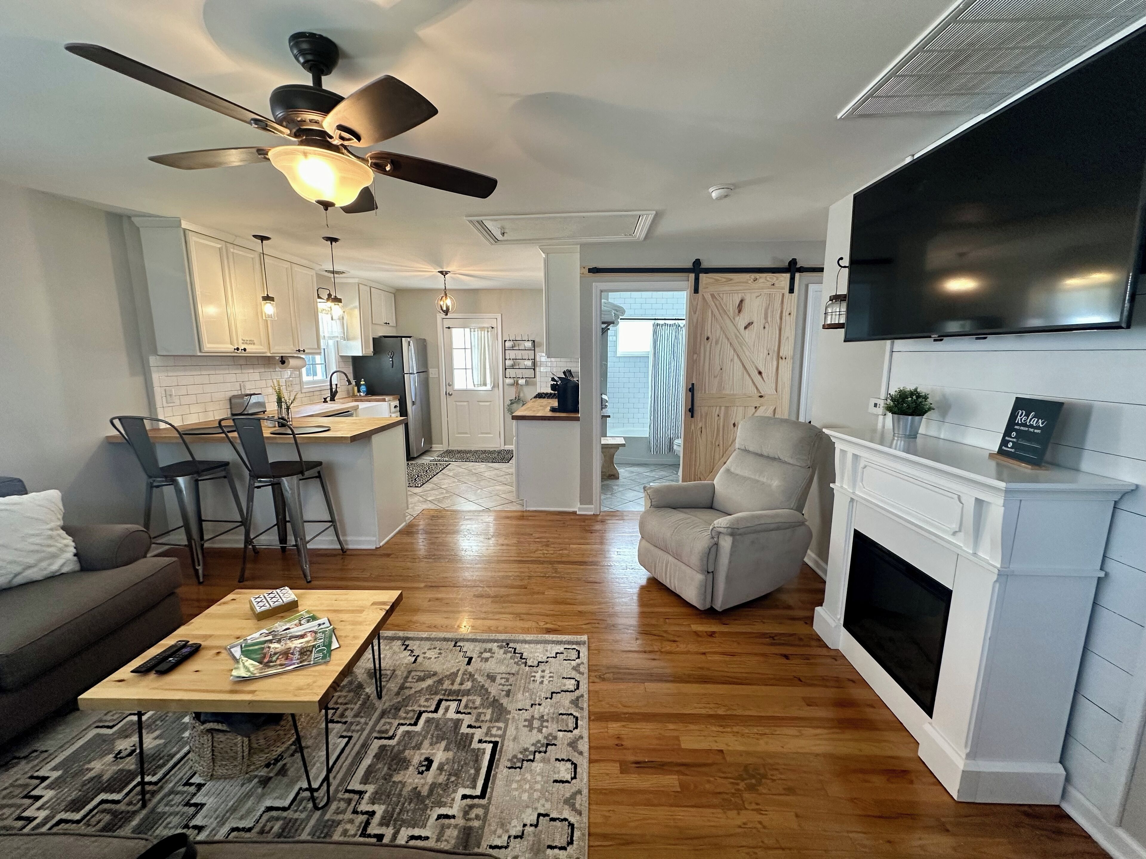 Cozy Cottage with Walkability to Downtown Grove City
