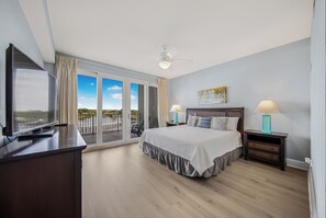 3 bedrooms, Internet, bed sheets - 4th Floor 3BR 3BA Plus Bunks at the Laketown Wharf! (Panama City Beach)