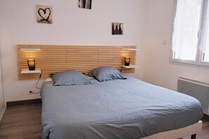 3 bedrooms, desk, iron/ironing board, Internet - Le Bois des Ailes, lovely house with a heated pool (Talmont-Saint-Hilaire)