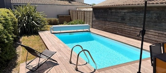 Le Bois des Ailes, lovely house with a heated pool