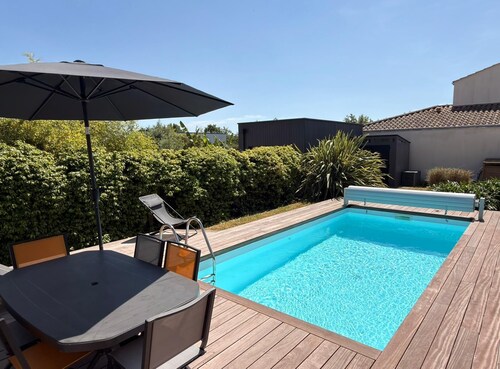 Le Bois des Ailes, jolie maison piscine chauffée