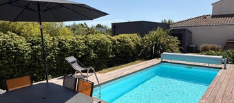 Le Bois des Ailes, lovely house with a heated pool
