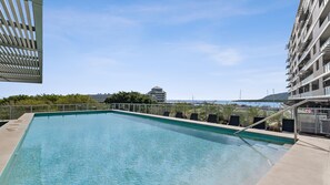 Outdoor pool - Belle Escapes - 405 Harbour Lights (Cairns City)