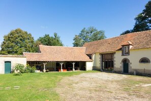 Exterior - Gite&réception&spectacle (Paucourt)