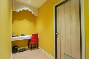 Superior Twin Room | Premium bedding, individually decorated, individually furnished, desk
