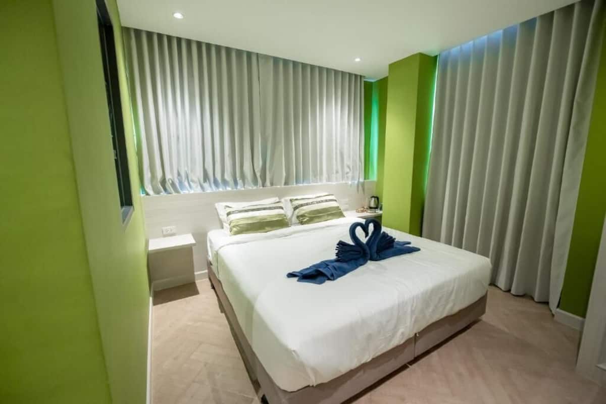 Standard Double Room | Premium bedding, individually decorated, individually furnished, desk