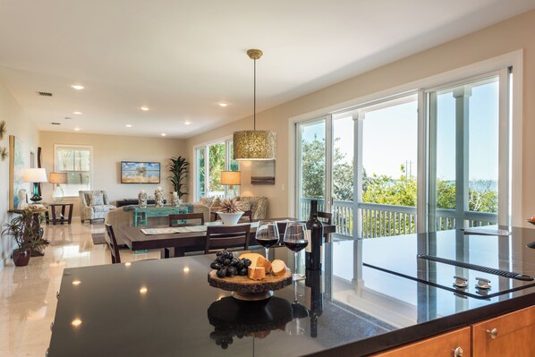 Dining - Coastal Comfort & 3/4 Time Compound (Key West)