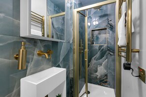 Bathroom - Kensington Residences by MySquare (London)