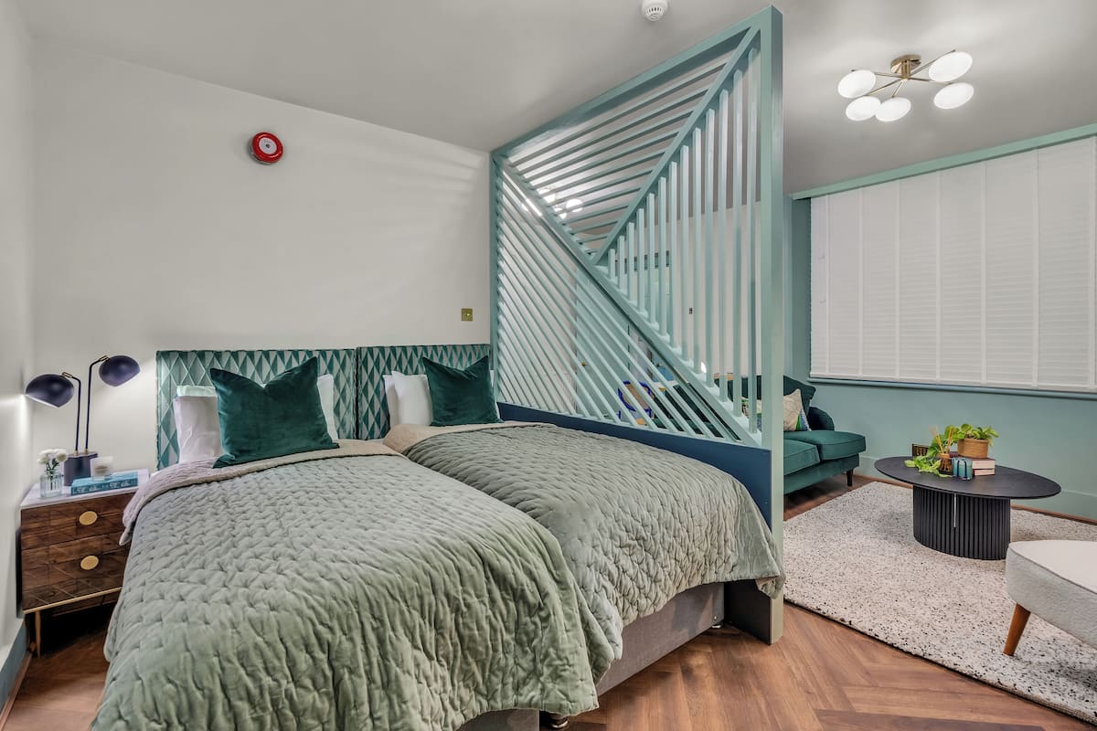 Desk, laptop workspace, free WiFi, bed sheets